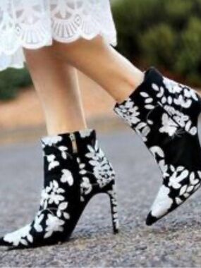 Zara Black & White Floral Pointed Ankle Boots - Women's Fashion Heels NWT